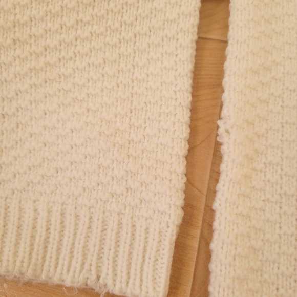 Vintage handmade handknit cream off-white cardigan sweater - Picture 6 of 10